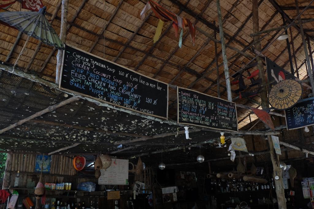 Hotel Mr. Chuoi Bar And Hut Ko Phra Thong Exterior foto